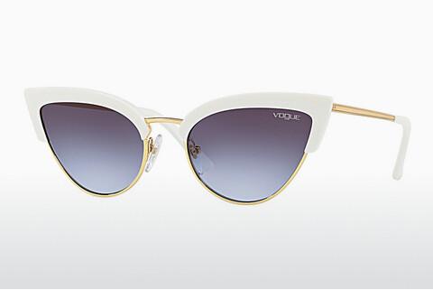 Solglasögon Vogue VO5212S W7454Q